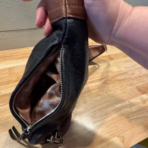 B. Makowsky Mahogany Brown & Black Pebble Leather Shoulder Bag Purse & Dust Bag - Picture 6 of 12